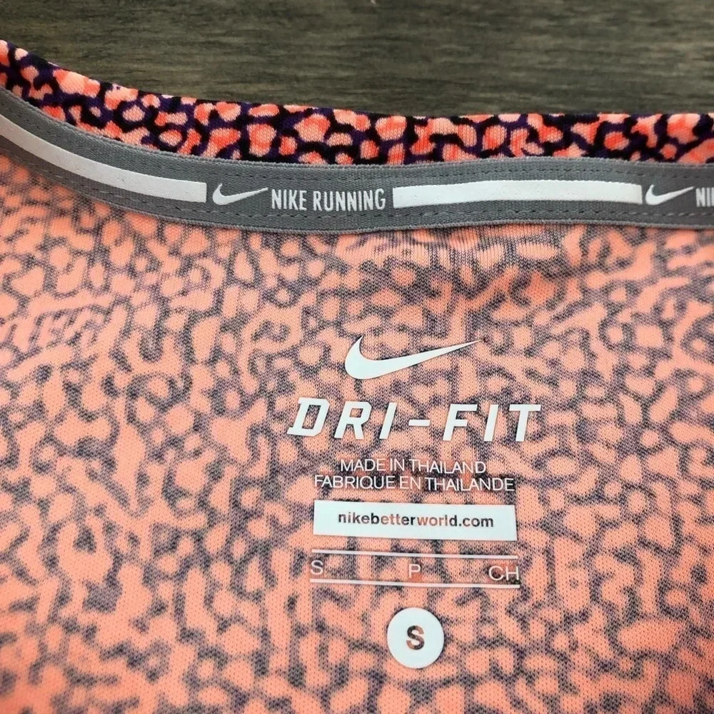 Nike Running Womens Small Dri Fit Long‎ Sleeve Top animal print orange Purple S